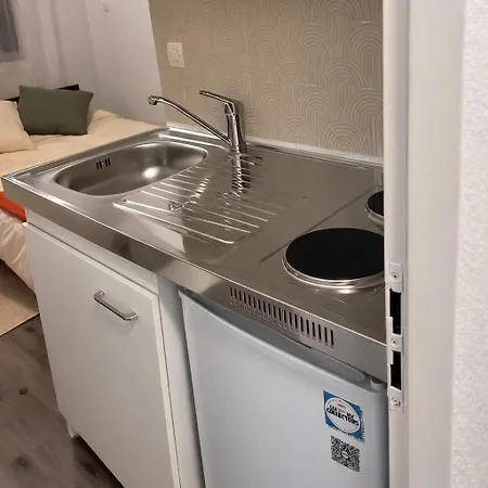 Cozy And Quiet Near Center Apartman *